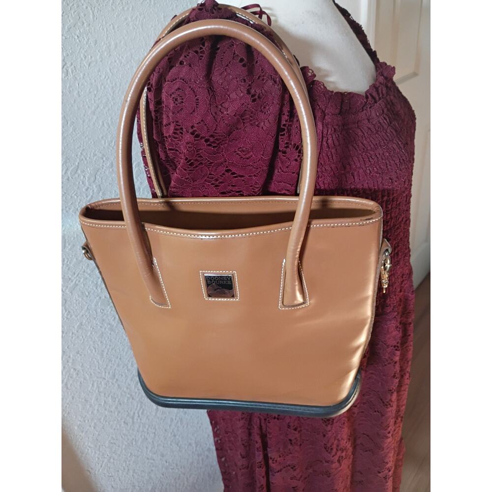 Rare Dooney And Bourke Parasole Marron Small Bag Tote